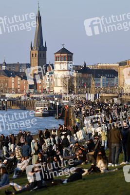 Die Rheinuferpromenade in Düsseldorf.