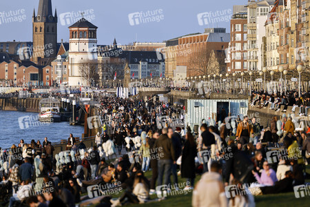 Die Rheinuferpromenade in Düsseldorf.