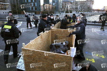 Straßenblockade von Klimaaktivisten in Berlin