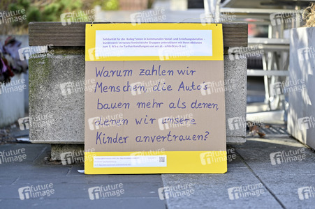 Kita Warnstreik am Weltfrauentag in Nürnberg