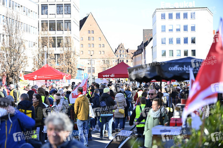 Kita Warnstreik am Weltfrauentag in Nürnberg
