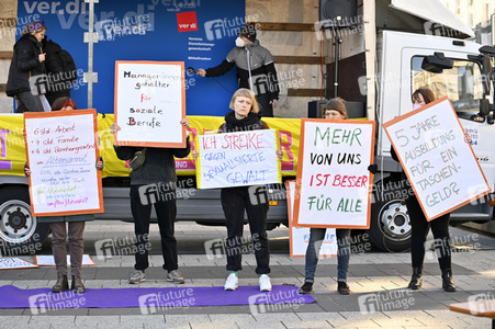 Kita Warnstreik am Weltfrauentag in Nürnberg