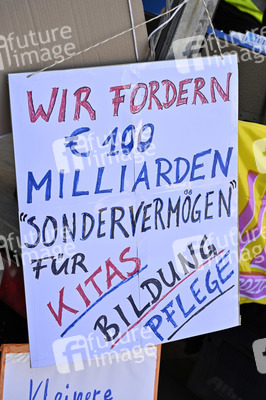 Kita Warnstreik am Weltfrauentag in Nürnberg