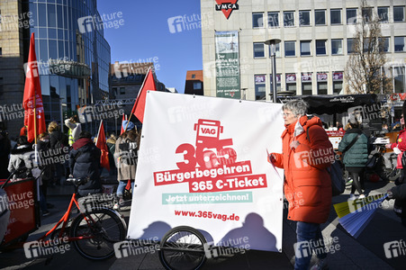 Kita Warnstreik am Weltfrauentag in Nürnberg