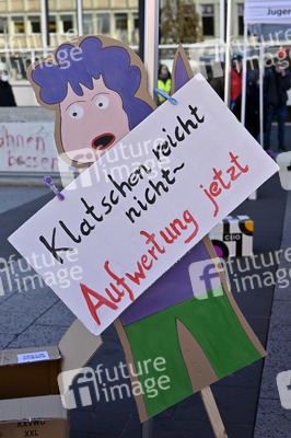 Kita Warnstreik am Weltfrauentag in Nürnberg