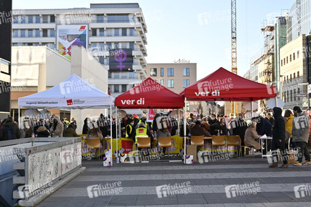 Kita Warnstreik am Weltfrauentag in Nürnberg