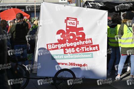 Kita Warnstreik am Weltfrauentag in Nürnberg