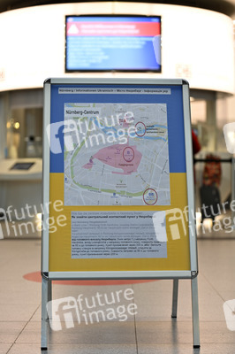 Information für Ukraine-Flüchtlinge am Hauptbahnhof in Nürnberg
