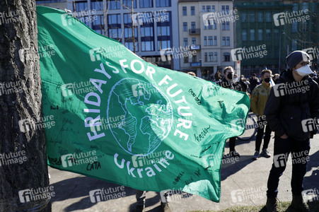 Demonstration gegen den Krieg in der Ukraine und für Klimagerechtigkeit in Berlin