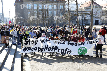 Demonstration gegen den Krieg in der Ukraine und für Klimagerechtigkeit in Berlin