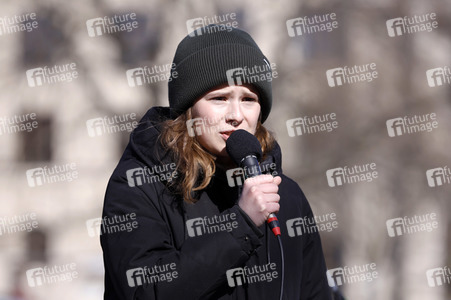 Demonstration gegen den Krieg in der Ukraine und für Klimagerechtigkeit in Berlin