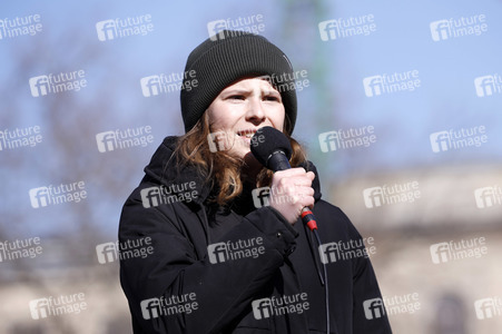 Demonstration gegen den Krieg in der Ukraine und für Klimagerechtigkeit in Berlin