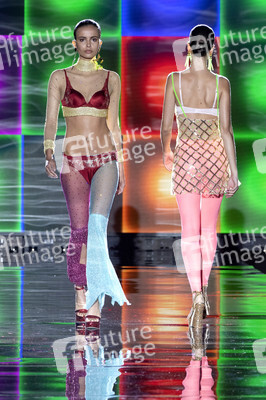 Andres Sarda Fashion Show auf der 75. Mercedes-Benz Fashion Week Madrid