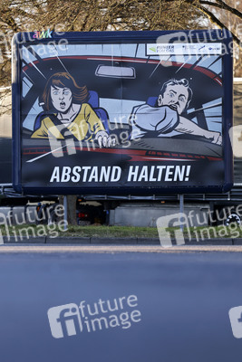 Symbolfoto Autobahnplakate