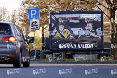 Symbolfoto Autobahnplakate