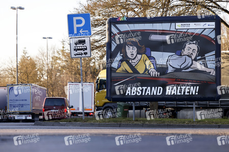 Symbolfoto Autobahnplakate