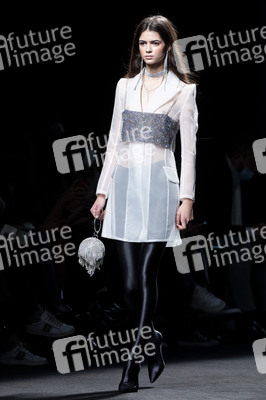 Claro Couture Fashion Show auf der 75. Mercedes-Benz Fashion Week Madrid