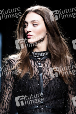 Claro Couture Fashion Show auf der 75. Mercedes-Benz Fashion Week Madrid