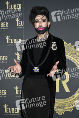 Präsentation der neuen Mode-Kollektion 'Teuber by Harald Glööckler' in Berlin