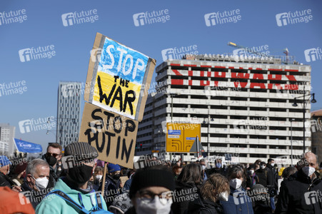 Großdemonstration gegen den Krieg in der Ukraine in Berlin