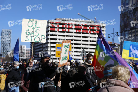 Großdemonstration gegen den Krieg in der Ukraine in Berlin
