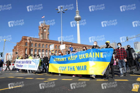 Großdemonstration gegen den Krieg in der Ukraine in Berlin