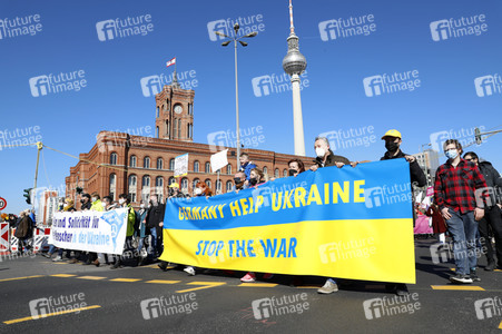 Großdemonstration gegen den Krieg in der Ukraine in Berlin