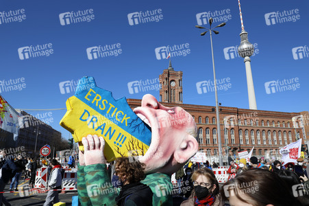 Großdemonstration gegen den Krieg in der Ukraine in Berlin