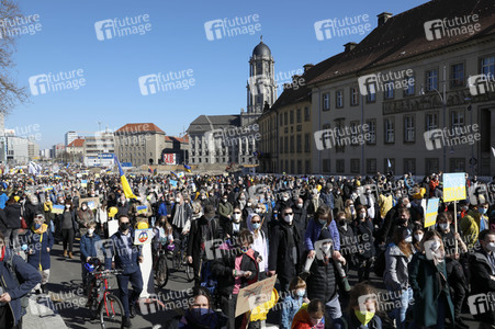 Großdemonstration gegen den Krieg in der Ukraine in Berlin