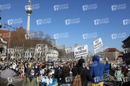 Großdemonstration gegen den Krieg in der Ukraine in Berlin