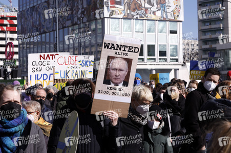 Großdemonstration gegen den Krieg in der Ukraine in Berlin