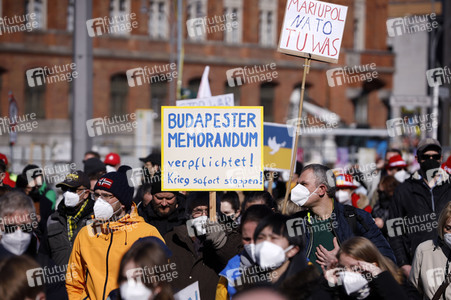 Großdemonstration gegen den Krieg in der Ukraine in Berlin