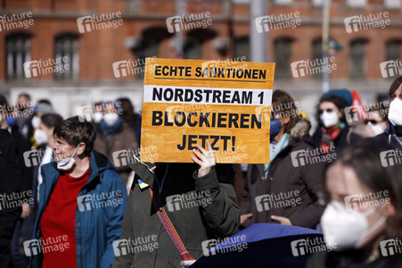 Großdemonstration gegen den Krieg in der Ukraine in Berlin
