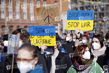 Großdemonstration gegen den Krieg in der Ukraine in Berlin