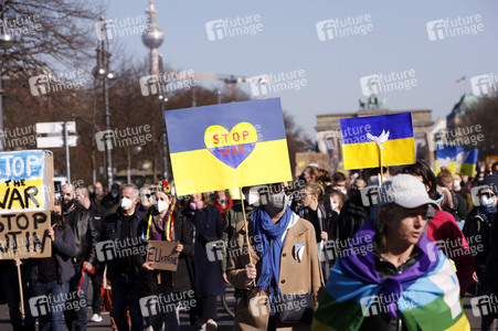 Großdemonstration gegen den Krieg in der Ukraine in Berlin