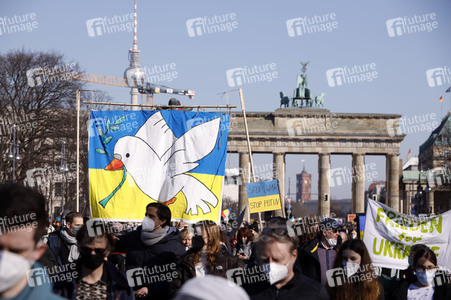 Großdemonstration gegen den Krieg in der Ukraine in Berlin