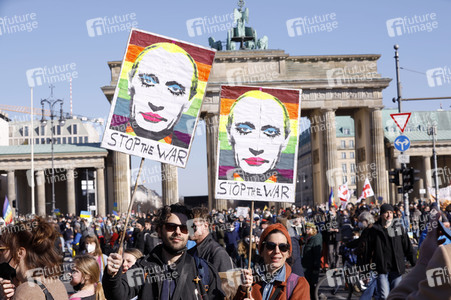 Großdemonstration gegen den Krieg in der Ukraine in Berlin