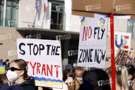 Großdemonstration gegen den Krieg in der Ukraine in Berlin