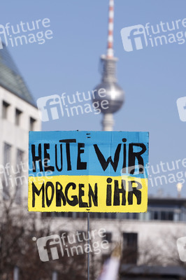 Großdemonstration gegen den Krieg in der Ukraine in Berlin