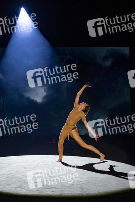 Otrura Fashion Show auf der 75. Mercedes-Benz Fashion Week Madrid