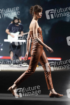 Otrura Fashion Show auf der 75. Mercedes-Benz Fashion Week Madrid