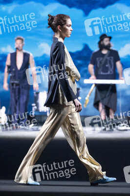 Otrura Fashion Show auf der 75. Mercedes-Benz Fashion Week Madrid