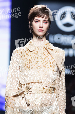 Otrura Fashion Show auf der 75. Mercedes-Benz Fashion Week Madrid