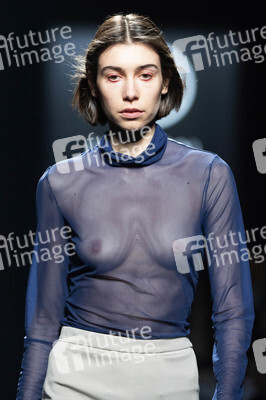 Otrura Fashion Show auf der 75. Mercedes-Benz Fashion Week Madrid