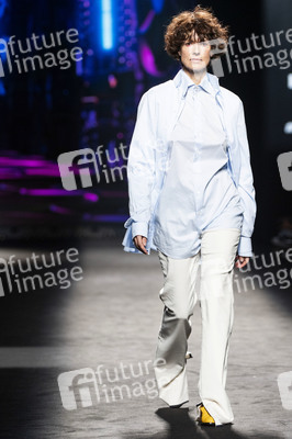 Otrura Fashion Show auf der 75. Mercedes-Benz Fashion Week Madrid