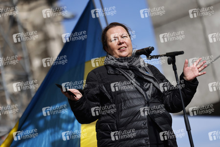 Demo gegen den Krieg in der Ukraine in Köln