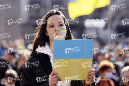 Demo gegen den Krieg in der Ukraine in Köln