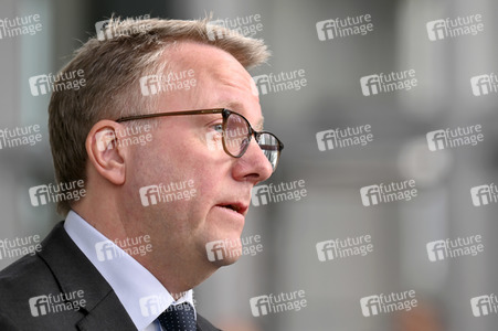 Pressestatement von Morten Bodskov im NATO Hauptquartier in Brüssel