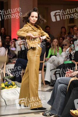 Anja Gockel Fashion Show auf der Berlin Fashion Week Autumn/Winter 2022