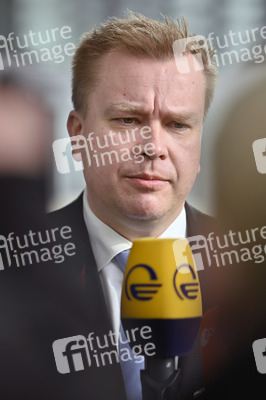 Pressestatement von Antti Kaikkonen im NATO Hauptquartier in Brüssel